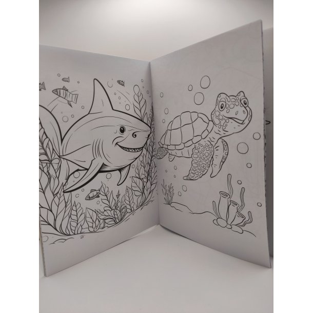 Malebog med 24 dyremotiver (Dyr &amp; dinos)